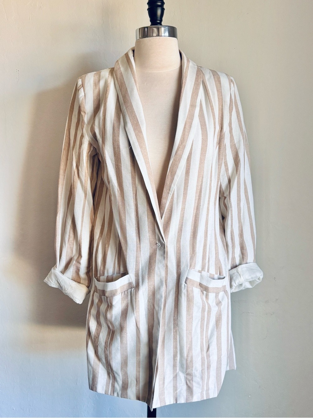 J.O.A. Chriselle Striped Cotton Longline Blazer in Ivory and Taupe, Small * 📸